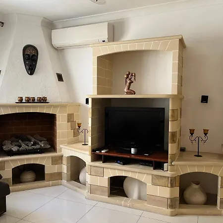 'valhalla' - Flat In The Heart Of Bugibba Apartment